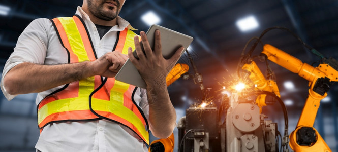 小型網絡工程師的微觀世界 宏照片、塑料纖維與自動化工程的融合